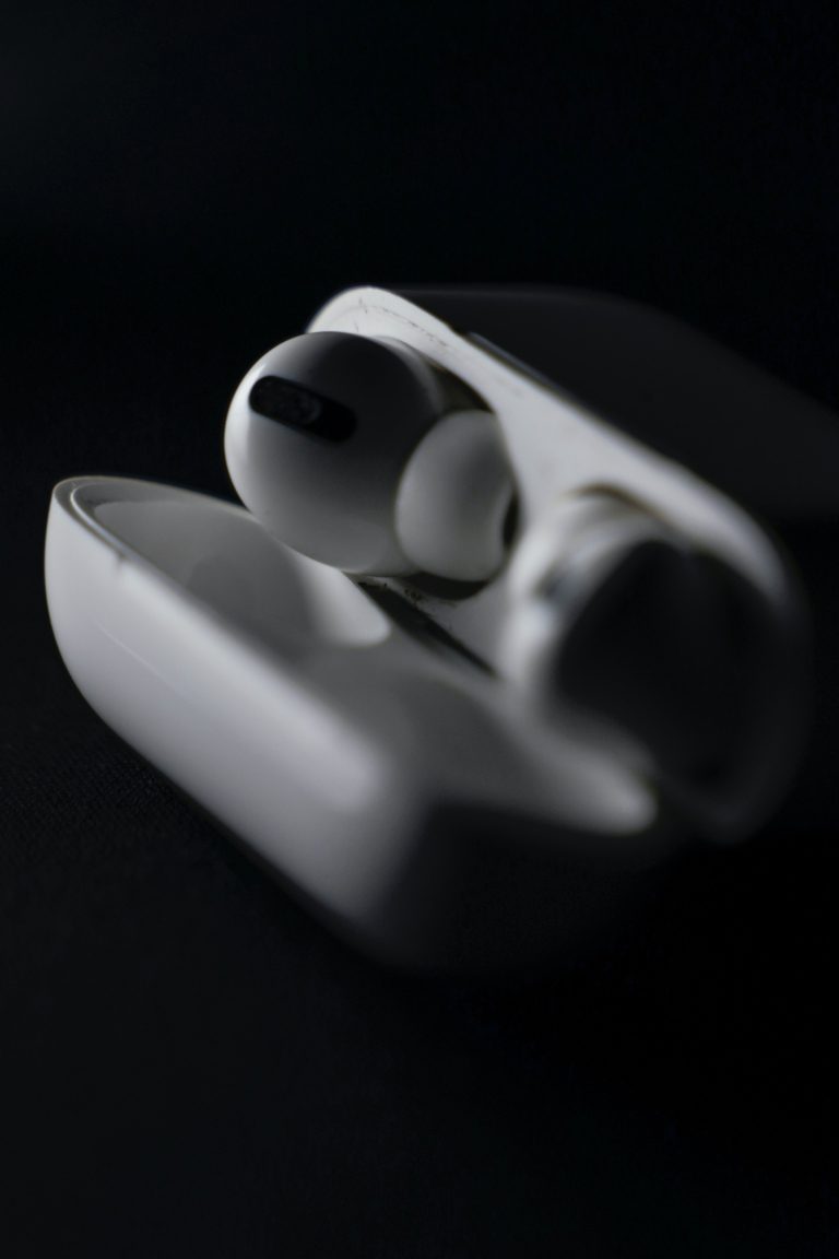 10 Best Noise Cancelling Wireless AirPods under $100